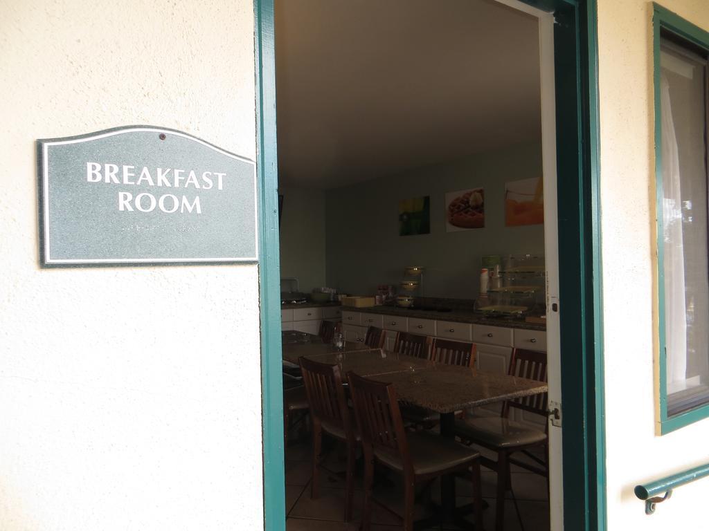 Scottish Fairway Inn Monterrey Exterior foto